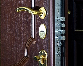 Замена замка на металлической двери Legran в Болхове