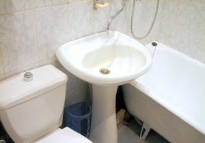 Установка раковины тюльпан в ванной в Болхове